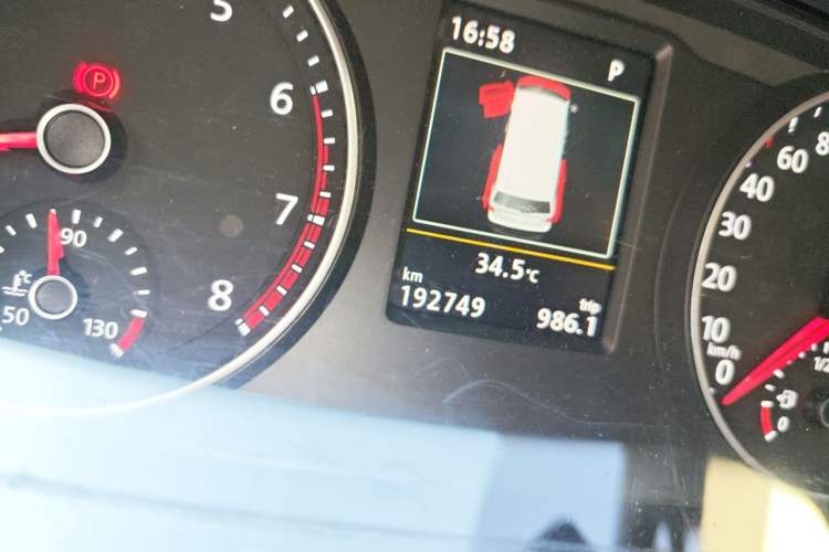 Used Volkswagen Multivan 2017 2.0 TSI 4x4 Prestige Edition 7-Seater Odometer Close Up