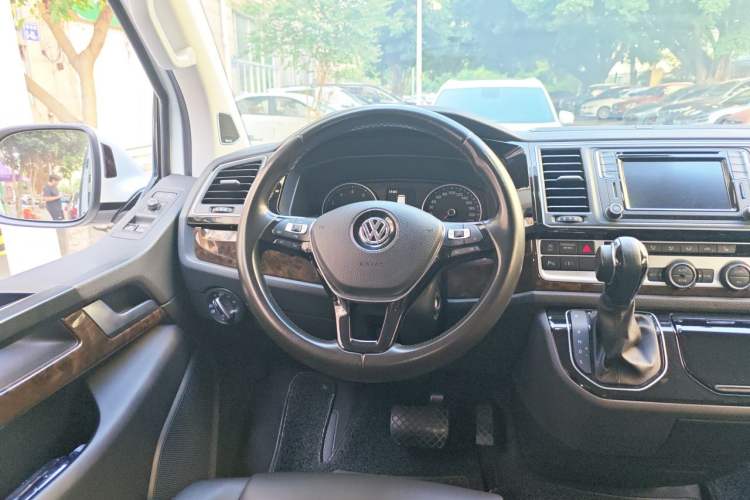 Used Volkswagen Multivan 2017 2.0 TSI 4x4 Prestige Edition 7-Seater Steering Wheel