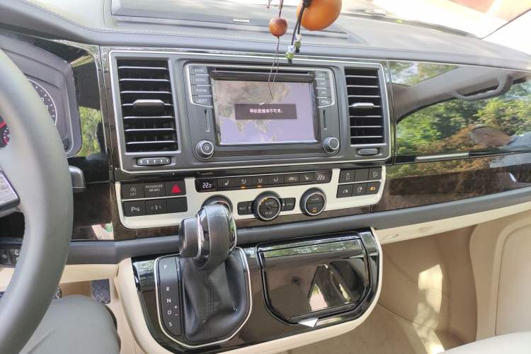Used Volkswagen Multivan 2018 2.0 TSI 4x4 Prestige Edition 7-Seater Audio And AC Panel