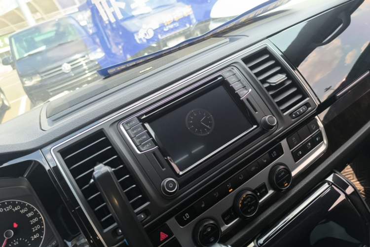 Used Volkswagen Multivan 2018 2.0 TSI 4x4 Prestige Edition 7-Seater Audio And AC Panel
