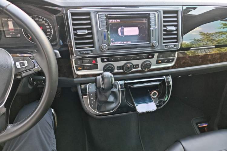 Used Volkswagen Multivan 2018 2.0 TSI 4x4 Prestige Edition 7-Seater Audio And AC Panel