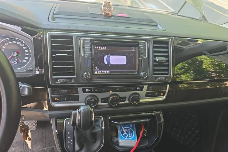 Used Volkswagen Multivan 2018 2.0 TSI 4x4 Explorer Edition 7-Seater Audio And AC Panel