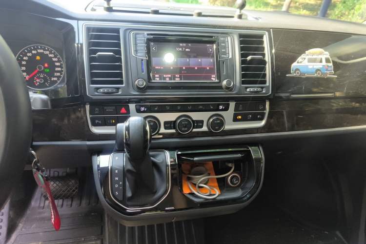Used Volkswagen Multivan 2018 2.0 TSI 4x4 Prestige Edition 7-Seater Audio And AC Panel