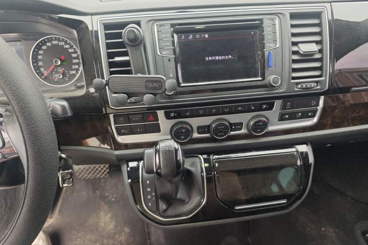 Used Volkswagen Multivan 2018 2.0 TSI 4x4 Prestige Edition 7-Seater Audio And AC Panel