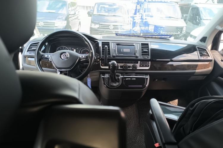 Used Volkswagen Multivan 2018 2.0 TSI 4x4 Prestige Edition 7-Seater Center Console