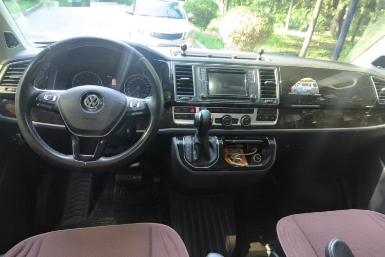 Used Volkswagen Multivan 2018 2.0 TSI 4x4 Prestige Edition 7-Seater Center Console