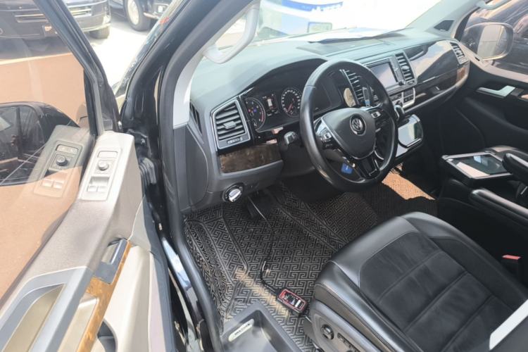 Used Volkswagen Multivan 2018 2.0 TSI 4x4 Prestige Edition 7-Seater Driver Seat