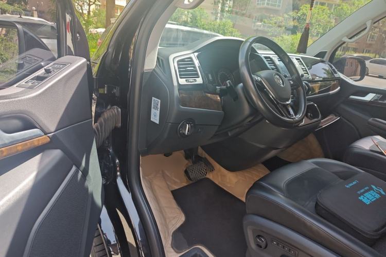 Used Volkswagen Multivan 2018 2.0 TSI 4x4 Prestige Edition 7-Seater Driver Seat