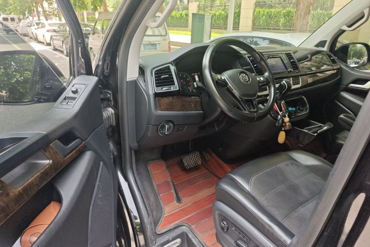 Used Volkswagen Multivan 2018 2.0 TSI 4x4 Prestige Edition 7-Seater Driver Seat