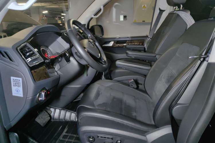 Used Volkswagen Multivan 2018 2.0 TSI 4x4 Prestige Edition 7-Seater Driver Seat