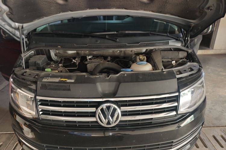 Used Volkswagen Multivan 2018 2.0 TSI Two-Wheel-Drive Luxury Edition 7 Seats Engine Bay