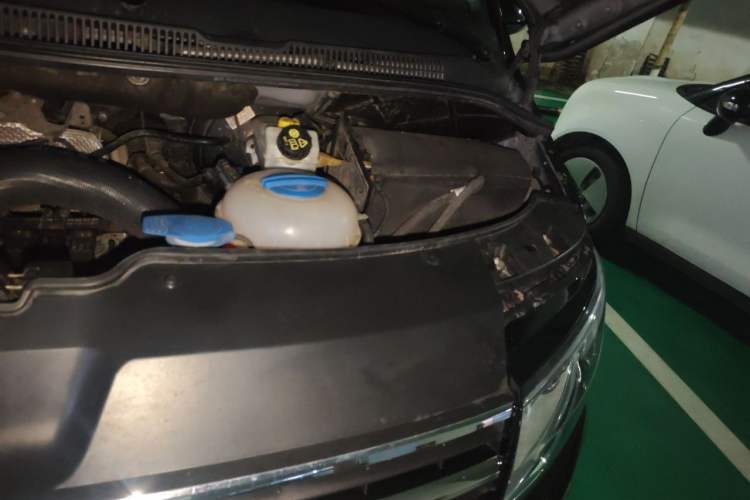 Used Volkswagen Multivan 2018 2.0 TSI 4x4 Prestige Edition 7-Seater Engine Bay Left