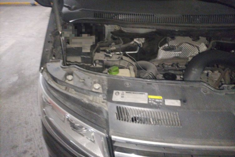 Used Volkswagen Multivan 2018 2.0 TSI Four-Wheel Drive Comfort Edition 7-Seater Engine Bay Right