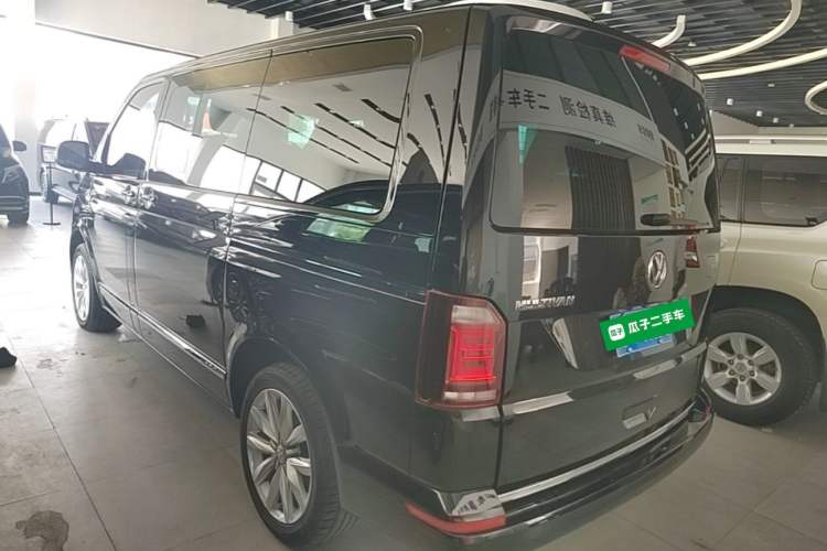 Used Volkswagen Multivan 2018 2.0 TSI Two-Wheel-Drive Luxury Edition 7 Seats Exterior 2