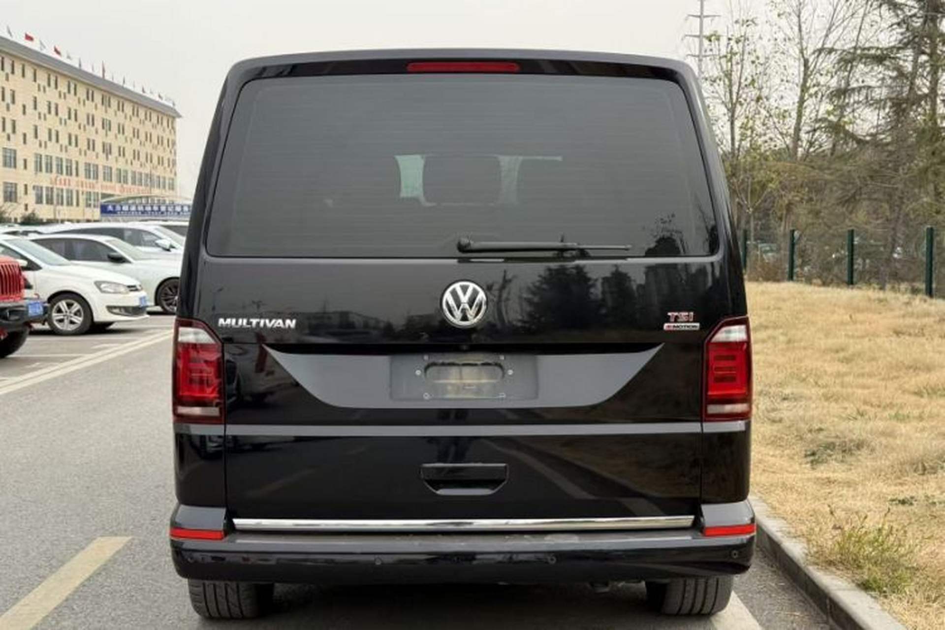Used Volkswagen Multivan 2018 2.0 TSI 4x4 Prestige Edition 7-Seater Exterior 3