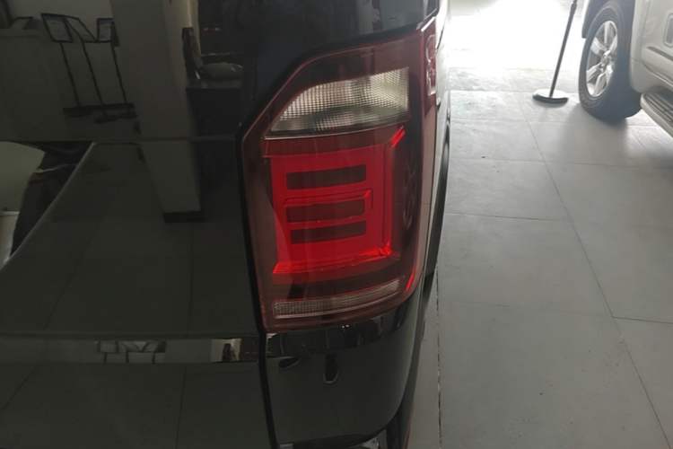 Used Volkswagen Multivan 2018 2.0 TSI Two-Wheel-Drive Luxury Edition 7 Seats Exterior 3