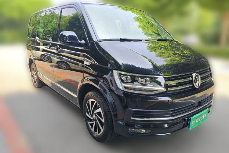 Used Volkswagen Multivan 2018 2.0 TSI 4x4 Explorer Edition 7-Seater Front Right 45 Deg