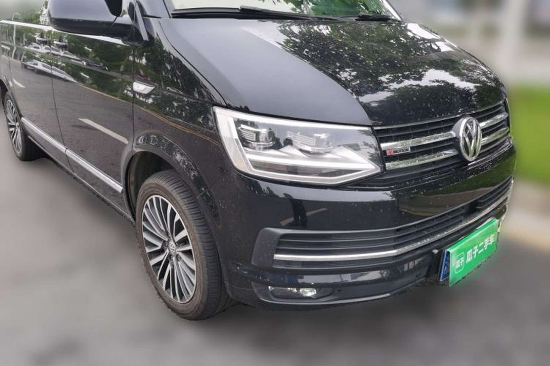 Used Volkswagen Multivan 2018 2.0 TSI Four-Wheel Drive Comfort Edition 7-Seater Front Right 45 Deg