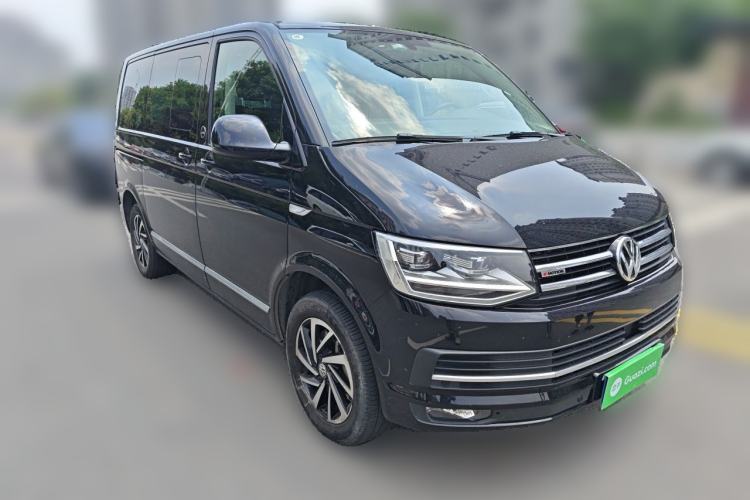 Used Volkswagen Multivan 2018 2.0 TSI 4x4 Explorer Edition 7-Seater Front Right 45 Deg