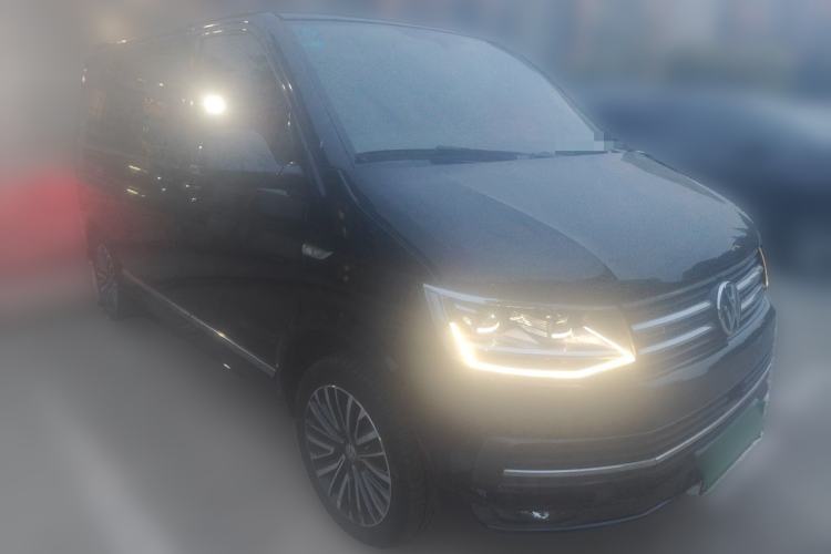 Used Volkswagen Multivan 2018 2.0 TSI 4x4 Prestige Edition 7-Seater Front Right 45 Deg