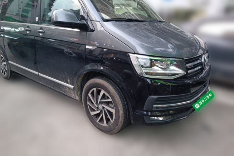 Used Volkswagen Multivan 2018 2.0 TSI 4x4 Explorer Edition 7-Seater Front Right 45 Deg