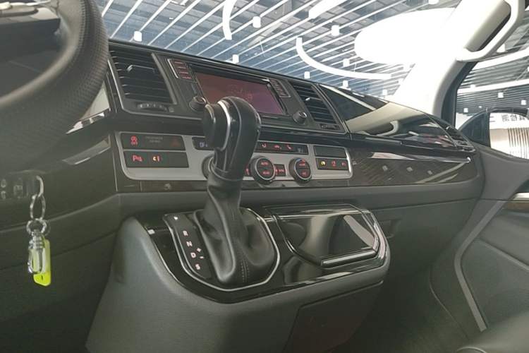 Used Volkswagen Multivan 2018 2.0 TSI Two-Wheel-Drive Luxury Edition 7 Seats Gear Lever