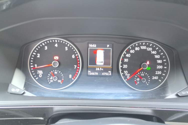 Used Volkswagen Multivan 2018 2.0 TSI Four-Wheel Drive Comfort Edition 7-Seater Instrument Cluster