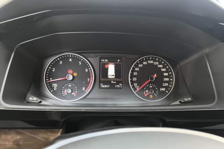 Used Volkswagen Multivan 2018 2.0 TSI 4x4 Prestige Edition 7-Seater Instrument Cluster