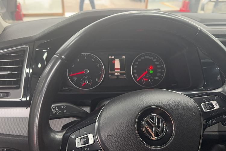Used Volkswagen Multivan 2018 2.0 TSI Four-Wheel Drive Comfort Edition 7-Seater Instrument Cluster