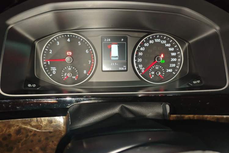 Used Volkswagen Multivan 2018 2.0 TSI 4x4 Prestige Edition 7-Seater Instrument Cluster