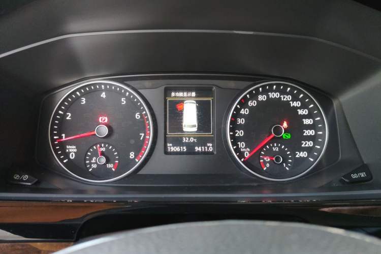 Used Volkswagen Multivan 2018 2.0 TSI 4x4 Prestige Edition 7-Seater Instrument Cluster
