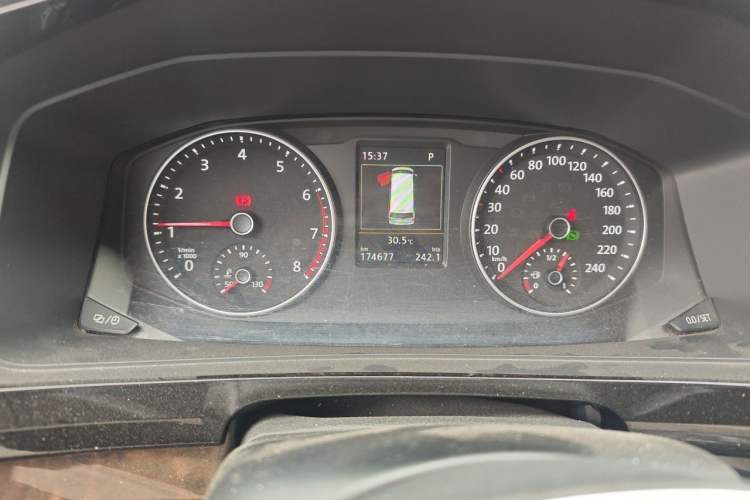 Used Volkswagen Multivan 2018 2.0 TSI 4x4 Prestige Edition 7-Seater Instrument Cluster