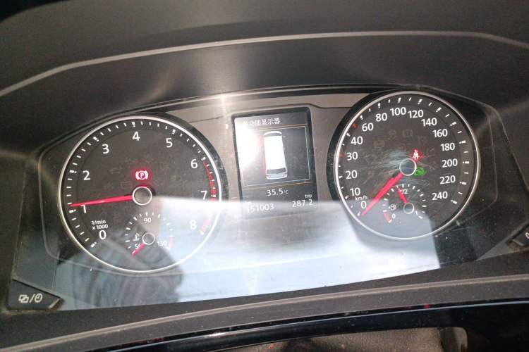 Used Volkswagen Multivan 2018 2.0 TSI 4x4 Explorer Edition 7-Seater Instrument Cluster