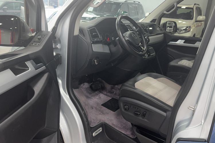 Used Volkswagen Multivan 2018 2.0 TSI Four-Wheel Drive Comfort Edition 7-Seater Interior 1