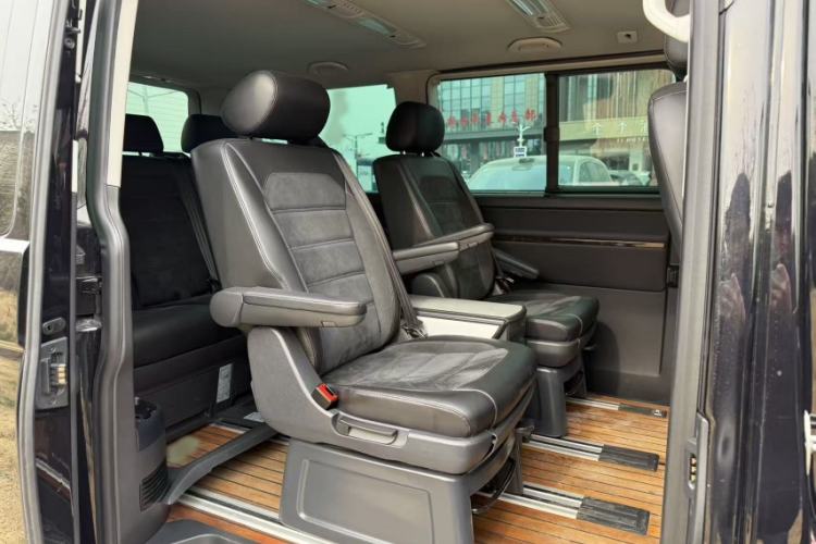 Used Volkswagen Multivan 2018 2.0 TSI 4x4 Prestige Edition 7-Seater Interior 10