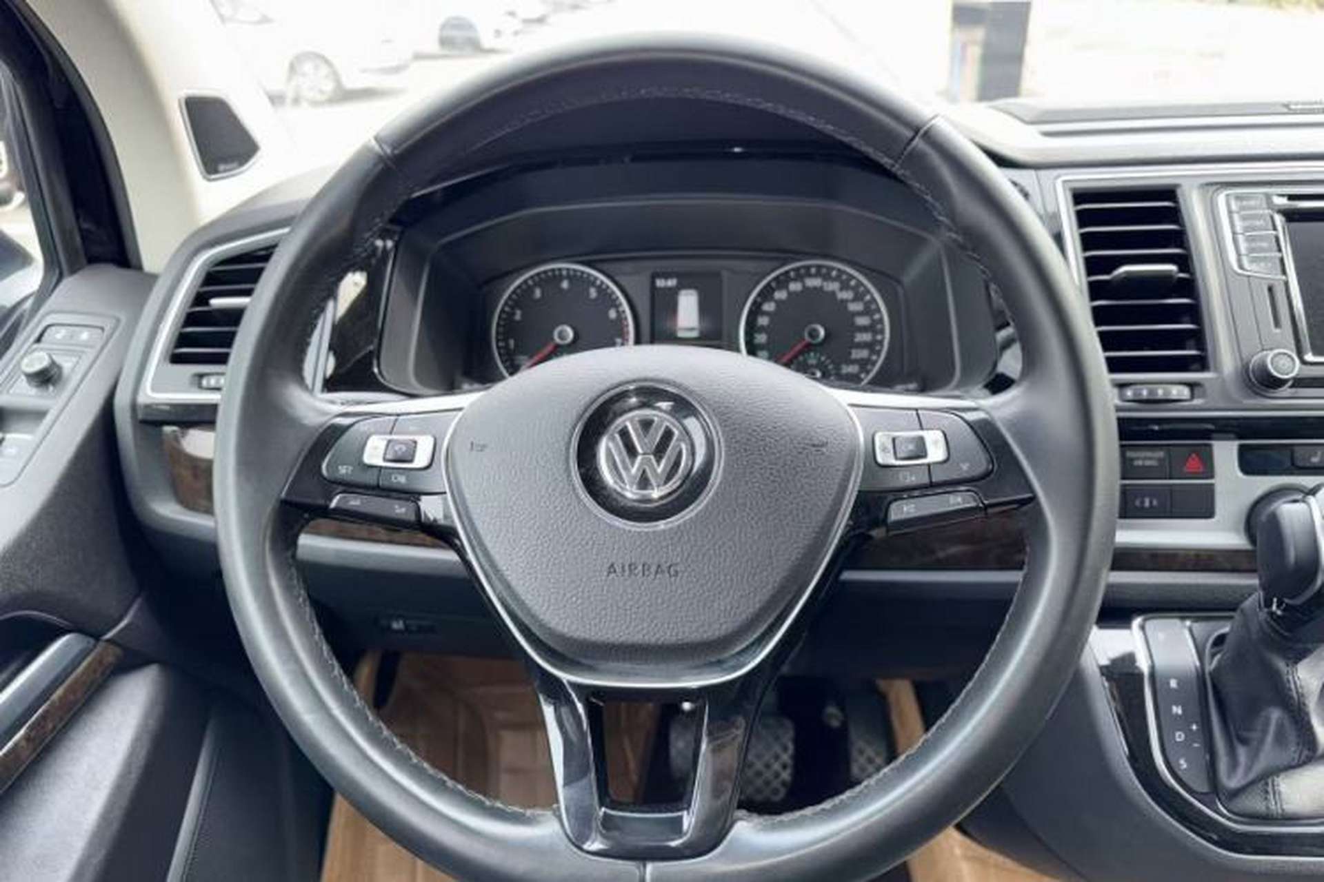 Used Volkswagen Multivan 2018 2.0 TSI 4x4 Prestige Edition 7-Seater Interior 2