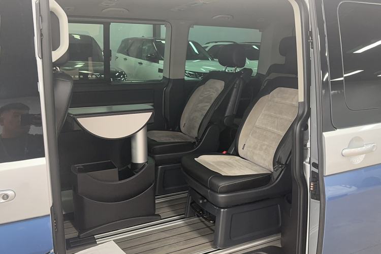 Used Volkswagen Multivan 2018 2.0 TSI Four-Wheel Drive Comfort Edition 7-Seater Interior 2