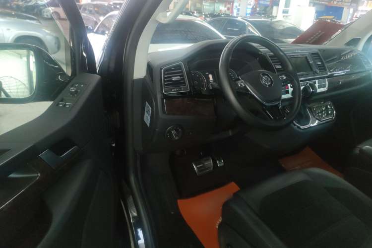 Used Volkswagen Multivan 2018 2.0 TSI 4x4 Prestige Edition 7-Seater Interior 4