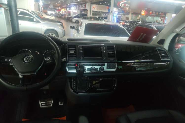 Used Volkswagen Multivan 2018 2.0 TSI 4x4 Prestige Edition 7-Seater Interior 5