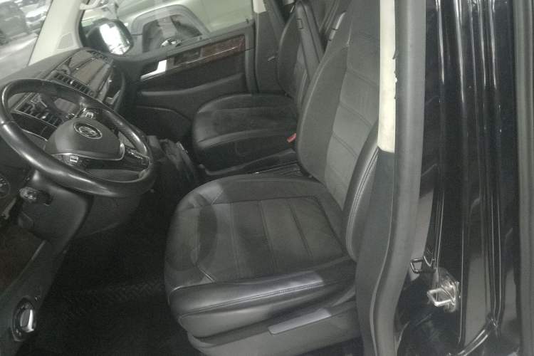 Used Volkswagen Multivan 2018 2.0 TSI Two-Wheel-Drive Luxury Edition 7 Seats Left Front Seat