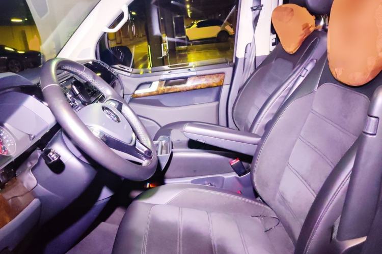 Used Volkswagen Multivan 2018 2.0 TSI Two-Wheel-Drive Luxury Edition 7 Seats Left Front Seat