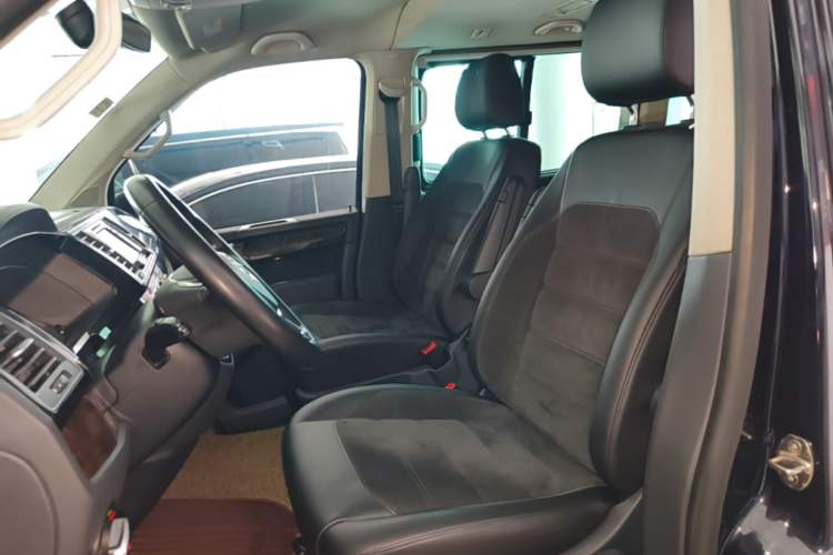 Used Volkswagen Multivan 2018 2.0 TSI Two-Wheel-Drive Luxury Edition 7 Seats Left Front Seat