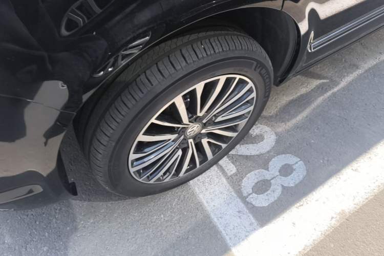 Used Volkswagen Multivan 2018 2.0 TSI 4x4 Prestige Edition 7-Seater Left Front Wheel Hub