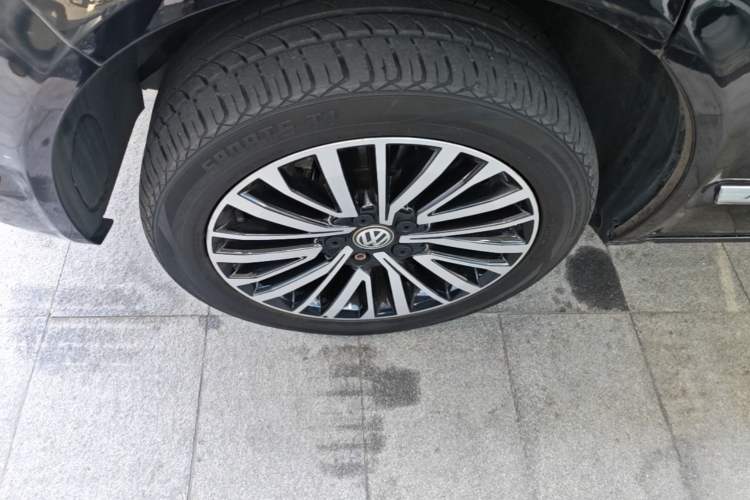 Used Volkswagen Multivan 2018 2.0 TSI 4x4 Prestige Edition 7-Seater Left Front Wheel Hub