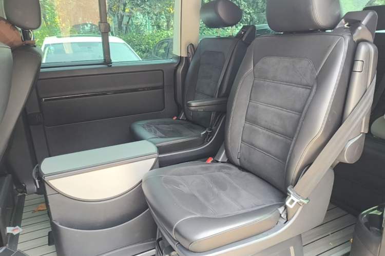 Used Volkswagen Multivan 2018 2.0 TSI Two-Wheel-Drive Luxury Edition 7 Seats Left Rear Seat