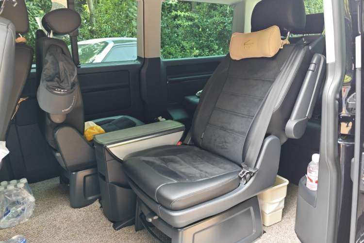 Used Volkswagen Multivan 2018 2.0 TSI 4x4 Explorer Edition 7-Seater Left Rear Seat