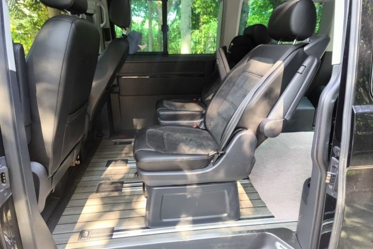 Used Volkswagen Multivan 2018 2.0 TSI 4x4 Prestige Edition 7-Seater Left Rear Seat