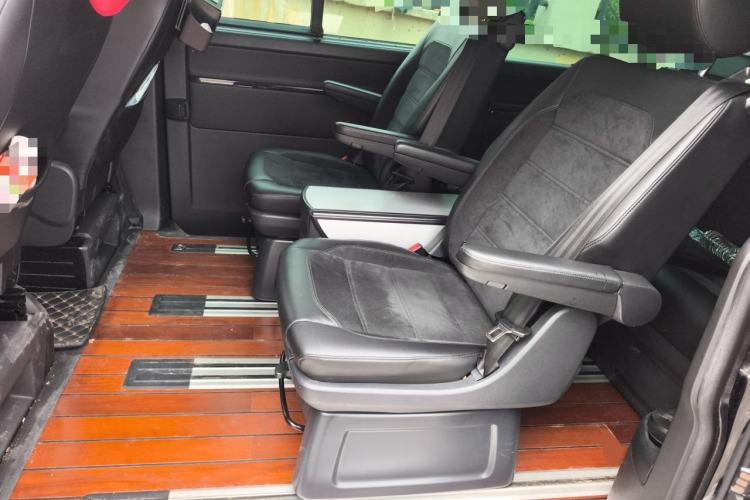 Used Volkswagen Multivan 2018 2.0 TSI 4x4 Explorer Edition 7-Seater Left Rear Seat