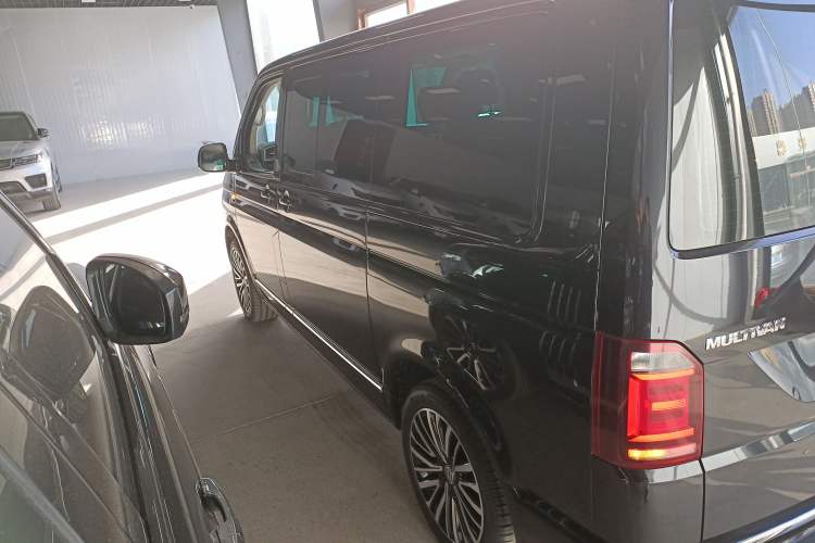 Used Volkswagen Multivan 2018 2.0 TSI Four-Wheel Drive Comfort Edition 7-Seater Left Side