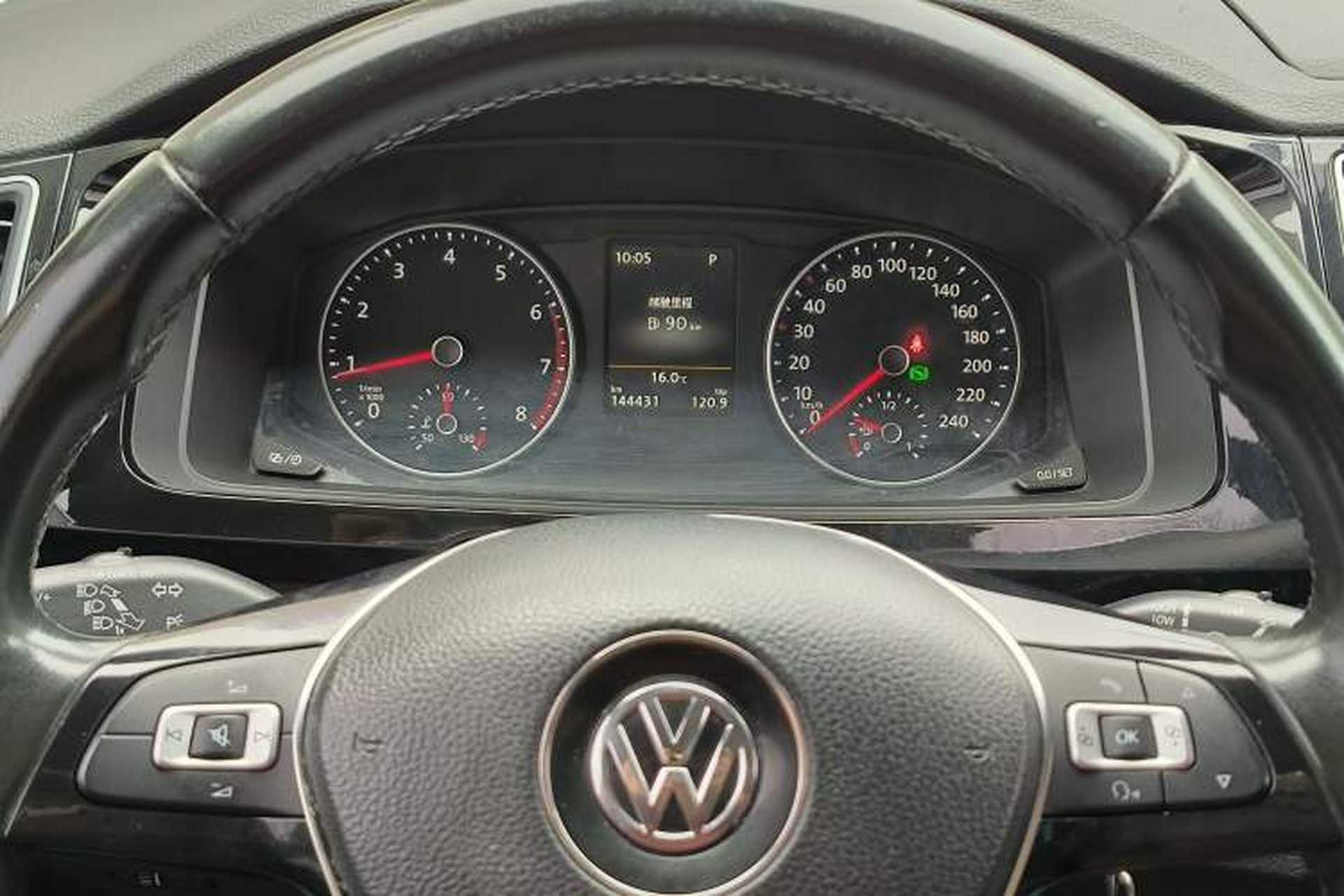 Used Volkswagen Multivan 2018 2.0 TSI Two-Wheel-Drive Luxury Edition 7 Seats Odometer Close Up